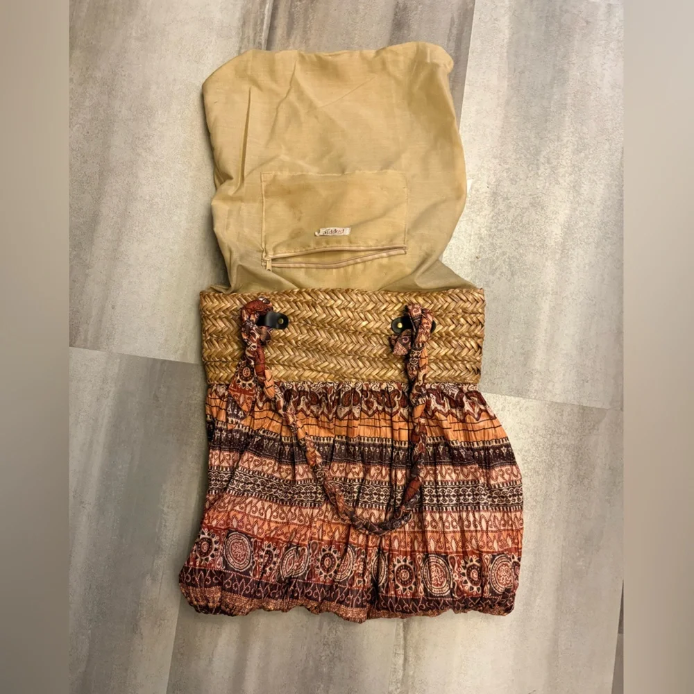 Bohemian Woven Straw and Patterned Tote Bag - Picture 6 of 7